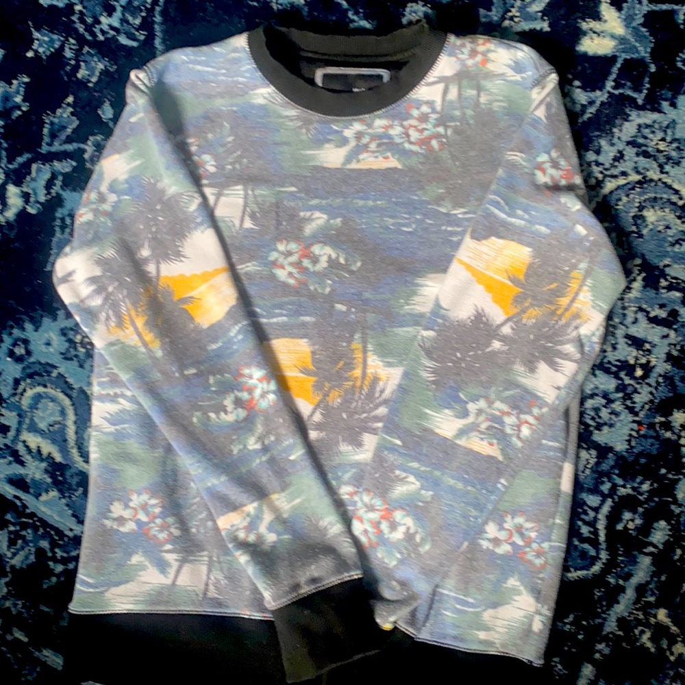 Sweatshirt